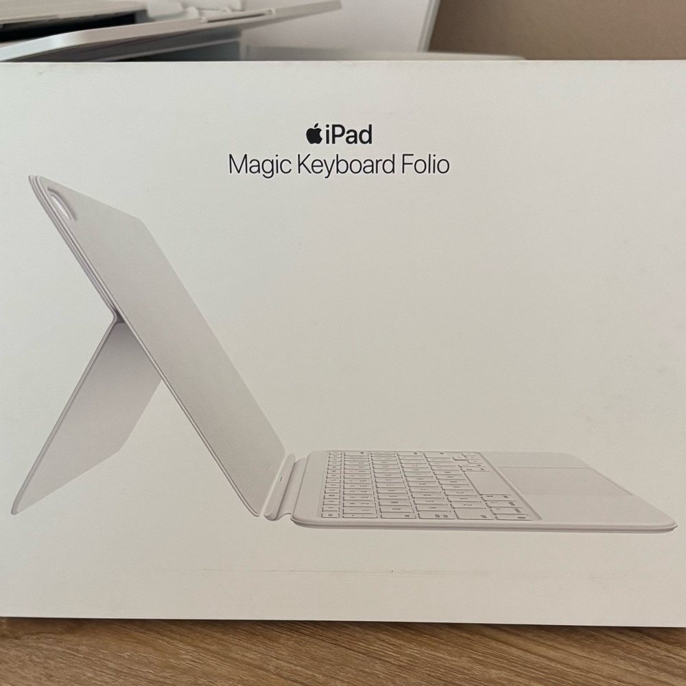 Apple Keyboard Folio - Elegant White
